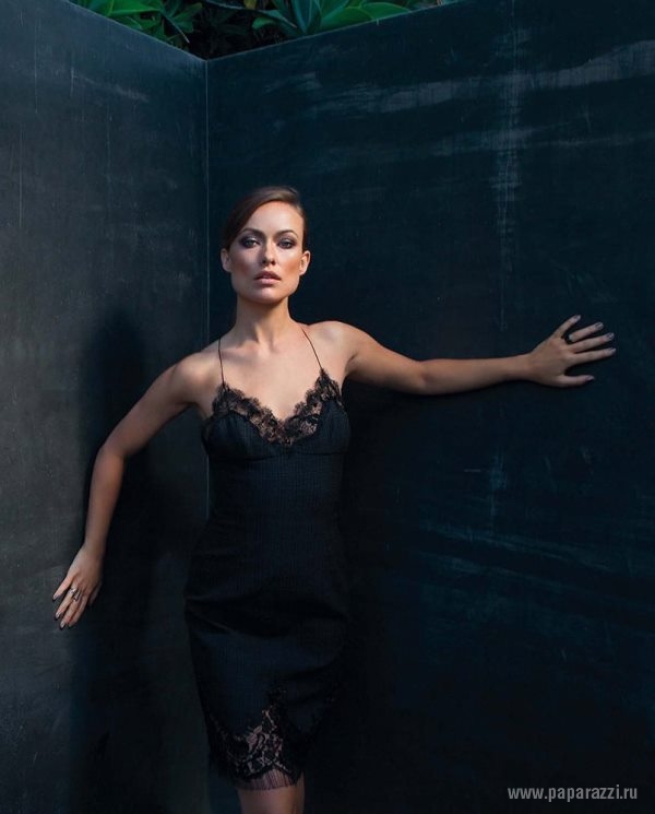 Оливиz Уайлд представила темную фотосессию для Harper's Bazaar