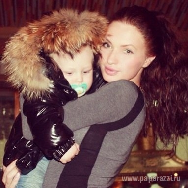 Евгения Гусева - Феофилактова питается с сыном в ресторанах