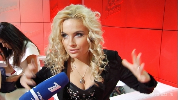 Певица Маша Гойя призналась, что звонит в "Службу Доверия"