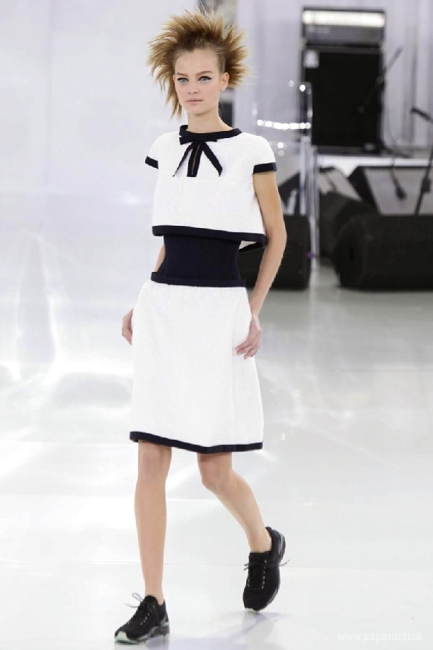  Карл Лагерфельд на Spring-Summer 2014 Haute Couture Chanel  от души повеселился