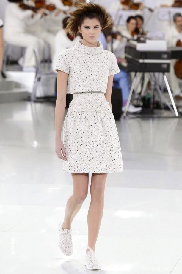  Карл Лагерфельд на Spring-Summer 2014 Haute Couture Chanel  от души повеселился