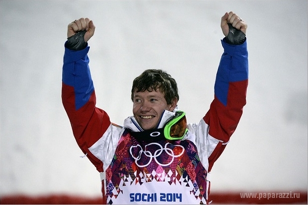 Юлия Липницкая покинула Сочи, а "новый русский" Виктор Ан заработал первую медаль