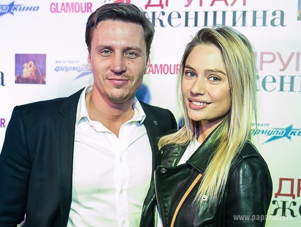 Актриса Наталья Рудова появилась с новым мужчиной