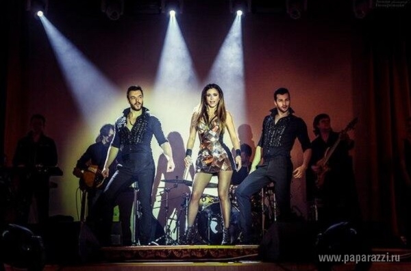 Ани Лорак отменила концерты на западной Украине, но выступит в Крыму