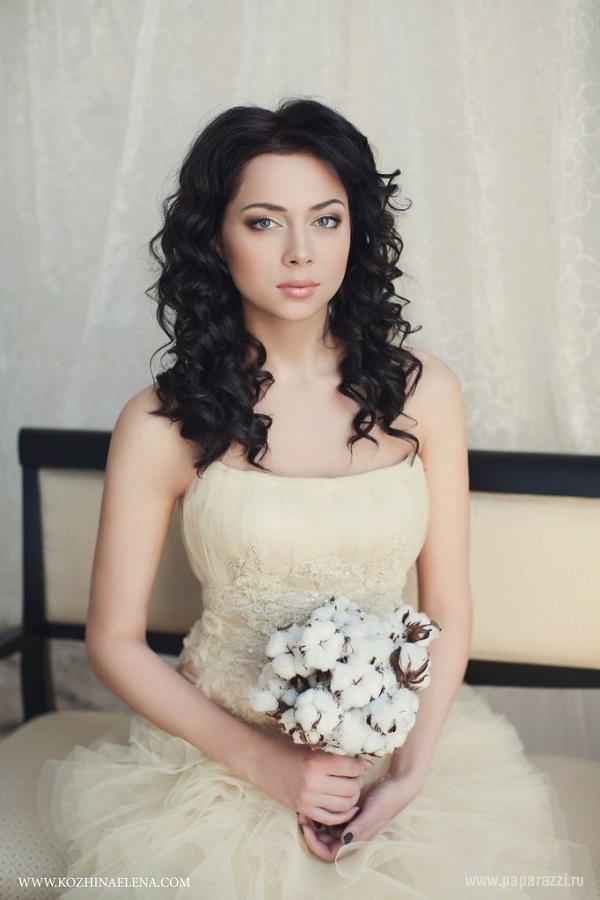 Поклонники раздобыли фотографии Настасьи Самбурской в свадебном платье
