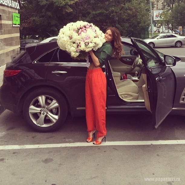 Алена Водонаева уезжает из России
