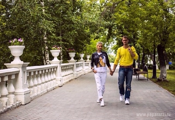 Элина Камирен и Александр Задойнов выложили первую "беременную" фотосессию