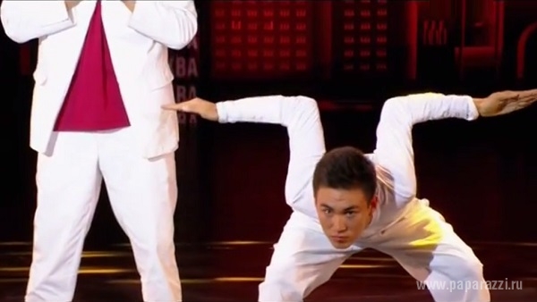 Танцевальное трио из Киргизии поразило своей пластикой жюри шоу «Танцы»