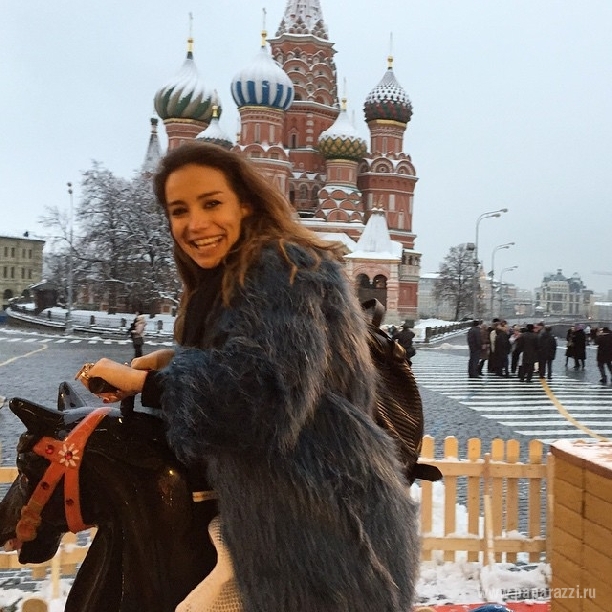 Виктория Дайнеко выложила фото в роли наездницы