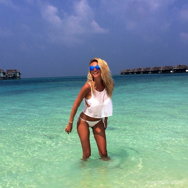 Приехав на Мальдивы, Виктория Лопырева выложила снимок своей груди топлесс