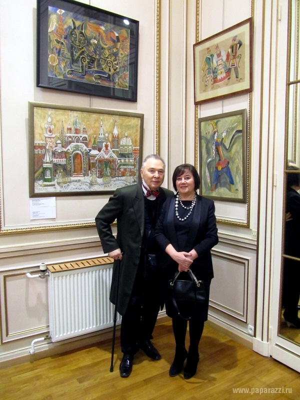 Знаменитости собрались на выставке "Живописный век" в Париже