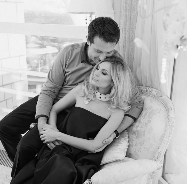 Саша Савельева выложила в сеть необычное фото с мужем