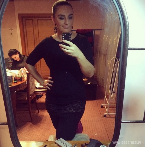 Елена Ваенга удивила своих поклонников фотографией в ванной Елена Ваенга удивила своих поклонников фотографией в ванной