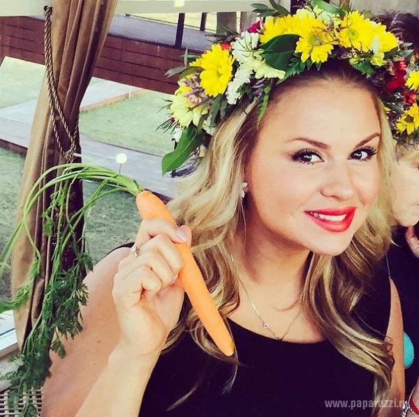 Ради съемок нового клипа Анна Семенович перешла на морковную диету