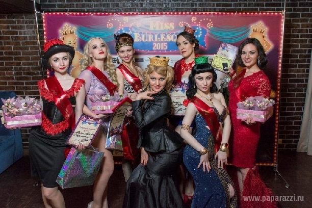Пышногрудая Мия Зарринг объявила победительниц фестиваля «Мисс Бурлеск 2015»
