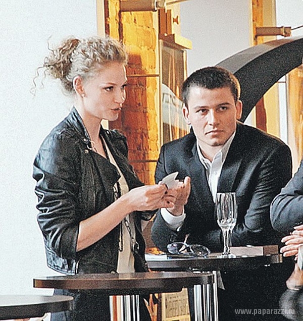 Светлана Ходченкова получила предложение выйти замуж на театральной сцене Светлана Ходченкова получила предложение выйти замуж на театральной сцене