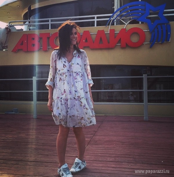 Елена Темникова сделала фотосессию в бикини