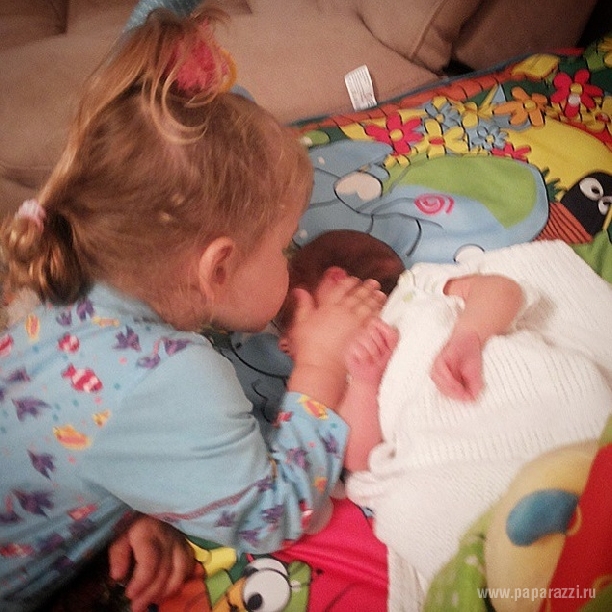 Виктория Макарская устроила фотосессию новорожденному сыну