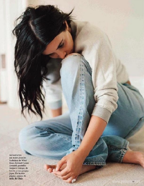 "Мягкая" Ким Кардашян без макияжа и в пижаме снялась для испанского Vogue
