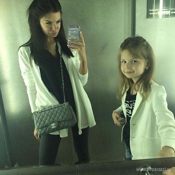 Катя Жужа опубликовала фотографию своей дочки
