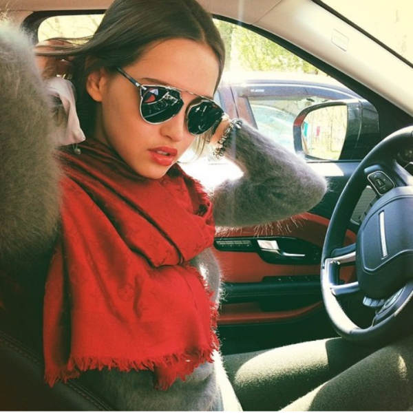 Анастасия Киушкина ушла с телепроекта Дом-2 за периметр и спала в своей машине