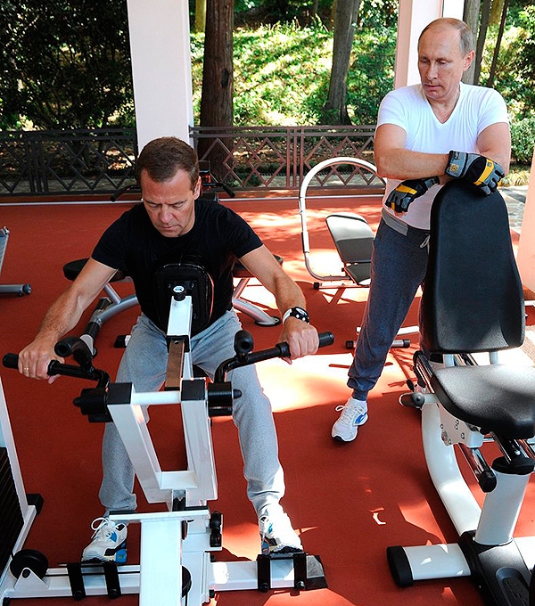 В сети опубликованы новые фотографии Владимира Путина из спортзала