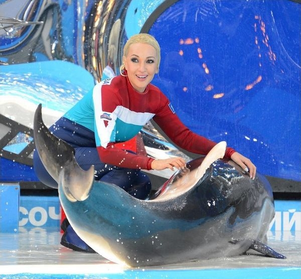 Лера Кудрявцева пострадала во время съемок шоу «Вместе с дельфинами»