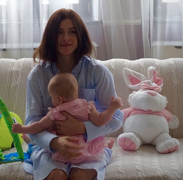 Елена Темникова рассказала и показала новые успехи своей дочери