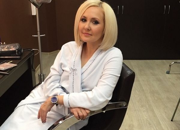Ведущая шоу «Давай поженимся» Василиса Володина удивила своей фотографией без макияжа