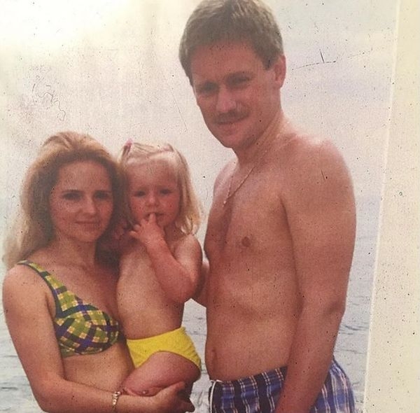 Дочь Дмитрия Пескова показала личные фотографии своих родителей