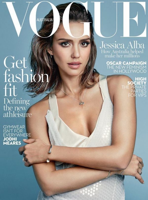 Джессика Альба в топе за 1.5 млн рублей украсила страницы Vogue