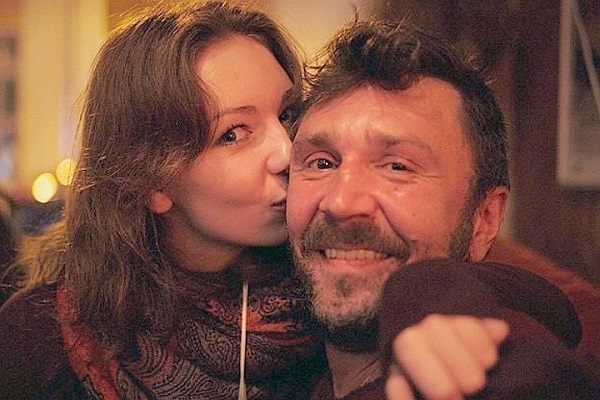 Сергей Шнуров выдал дочь замуж за бармена