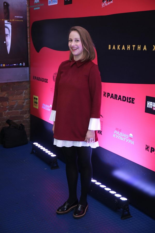Декольте актрисы Екатерины Молоховской стало главным событием на премьере фильма «Вакантна жизнь шеф-повара»