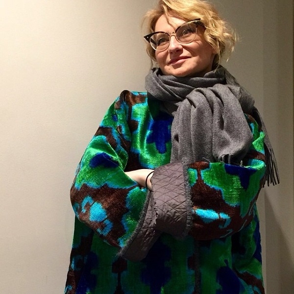 Эвелина Хромченко демонстрирует новый неповторимый бренд одежды