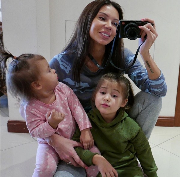 Оксана Самойлова призналась, что выпустила детскую линию одежды