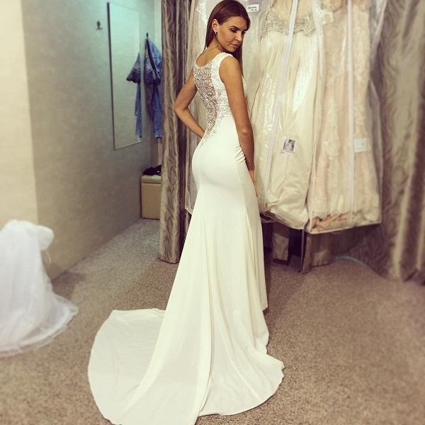 Элла Суханова примерила свадебное платье