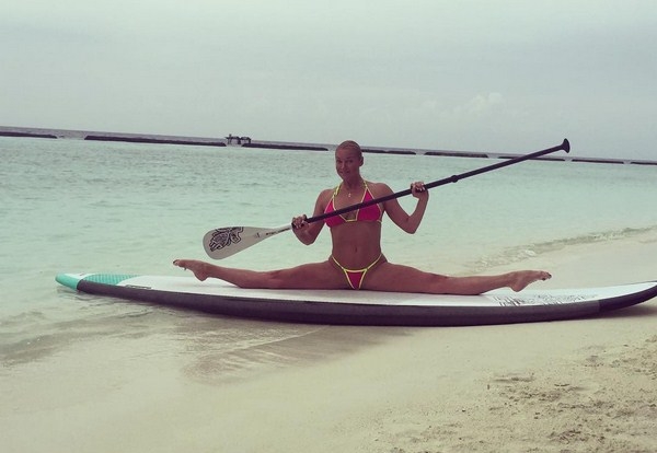 Анастасия Волочкова призналась, что отдыхает на пляже без купальника