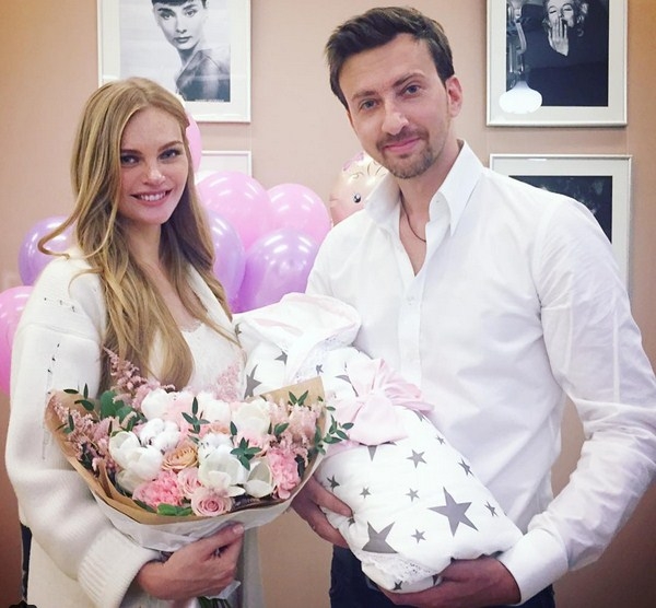 Елена Кулецкая призналась, сколько набрала за беременность