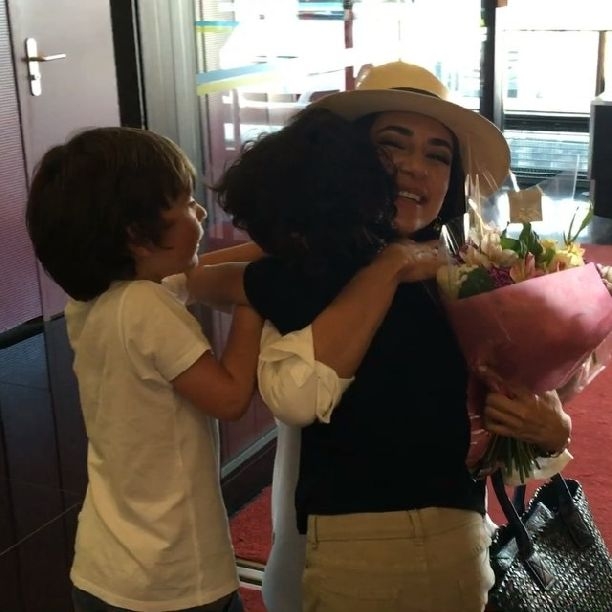 Зара опубликовала видео трогательной встречи с детьми после долгой разлуки