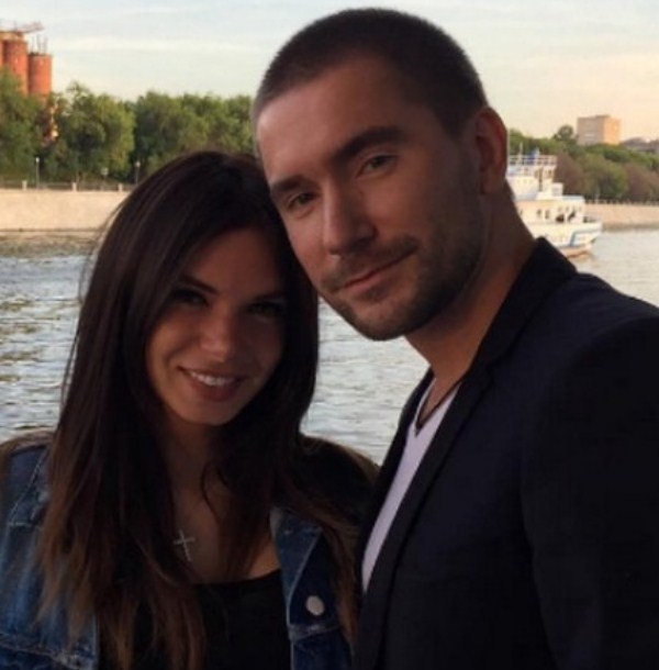 Катя Жужа объявила о помолвке с Олегом Винником, потерявшим жену и детей в трагедии над Синаем