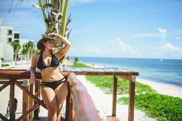 Эшли Грэм сделала обнаженное селфи на отдыхе в Мексике