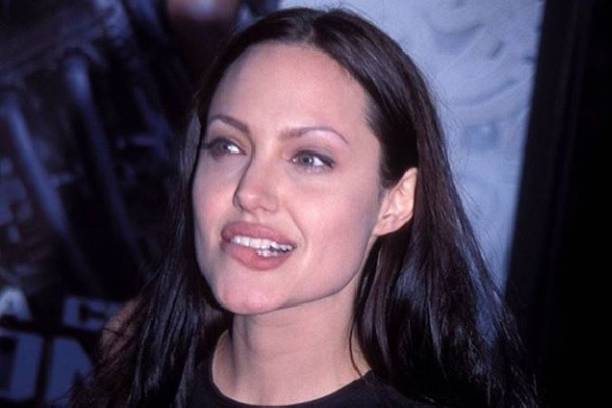 Анджелина Джоли хочет построить отношения с женщиной