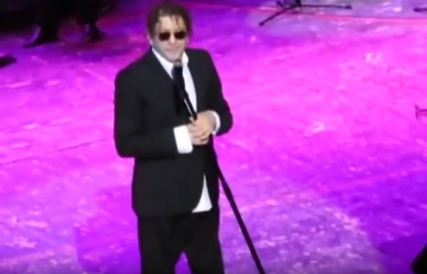 Григорий Лепс упал на сцене во время концерта в Ростове-на-Дону (видео)