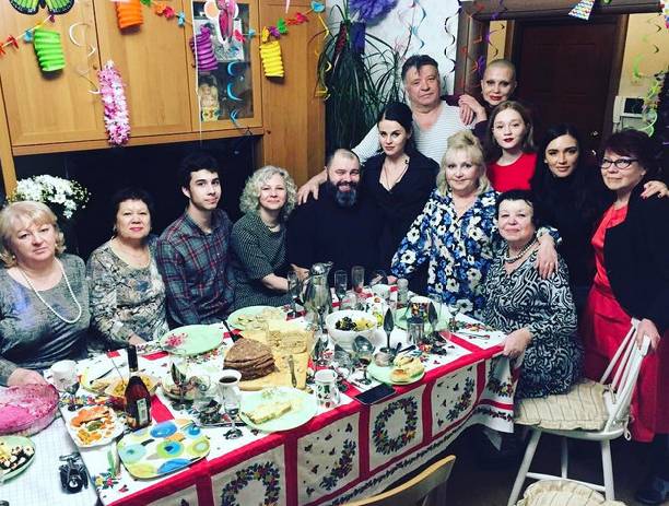 В День рождения мамы, Макс Фадеев показал всю свою семью