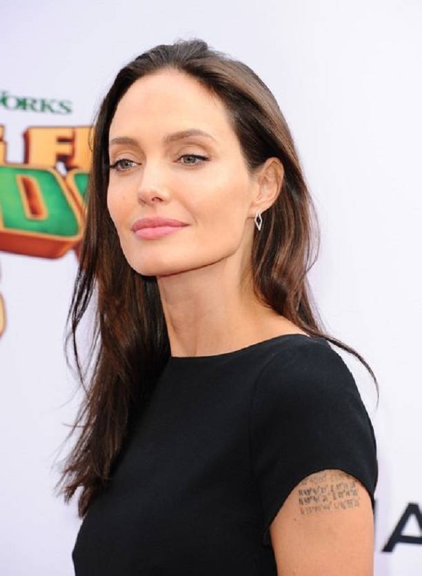 Анджелина Джоли представит новый аромат известного бренда