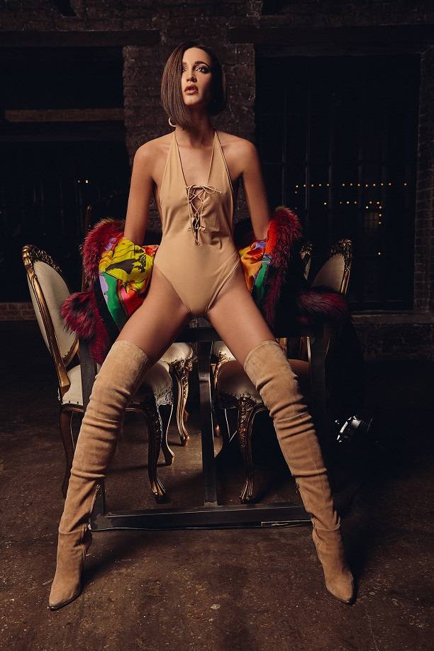 Модный фотограф опубликовал эротическую фотосессию Ольги Бузовой