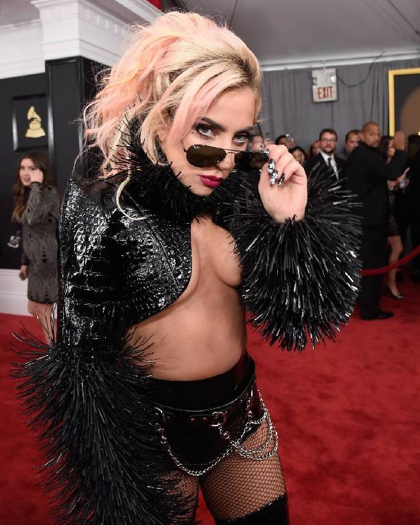 Леди Гага наплевала на дресс-код премии Грэмми-2017