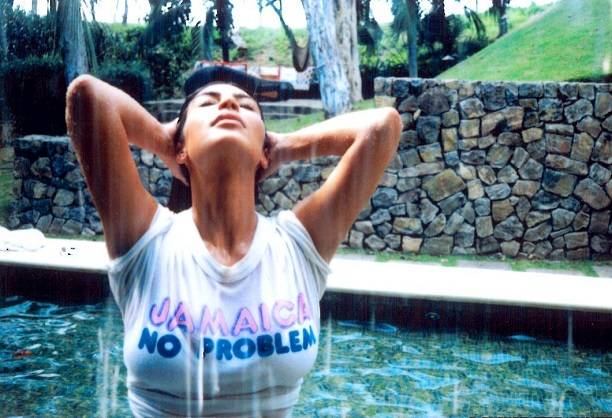 Ким Кардашьян устроила эротическую фотосессию после пластической операции