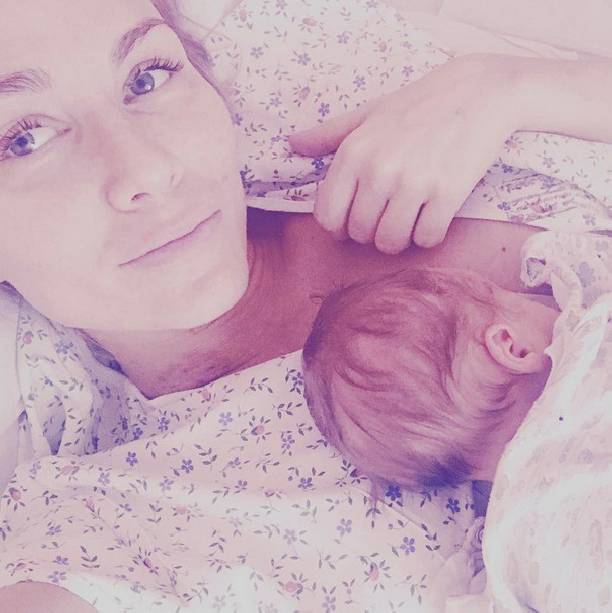 Катя Гордон опубликовала фото новорожденного сына и призналась, что чуть не умерла во время родов