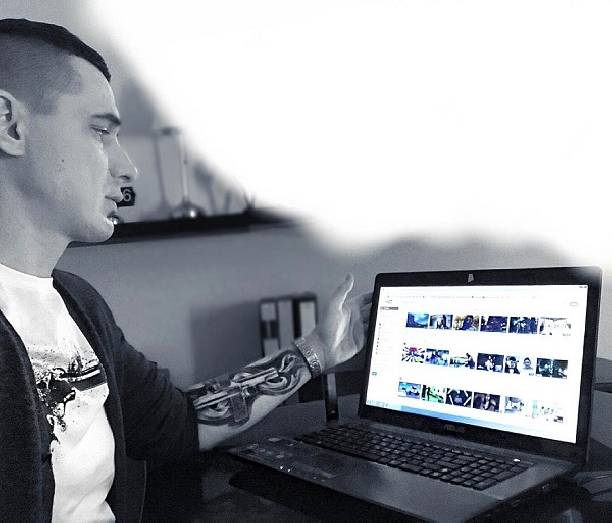 Курбан Омаров решил стать популярным видеоблогером